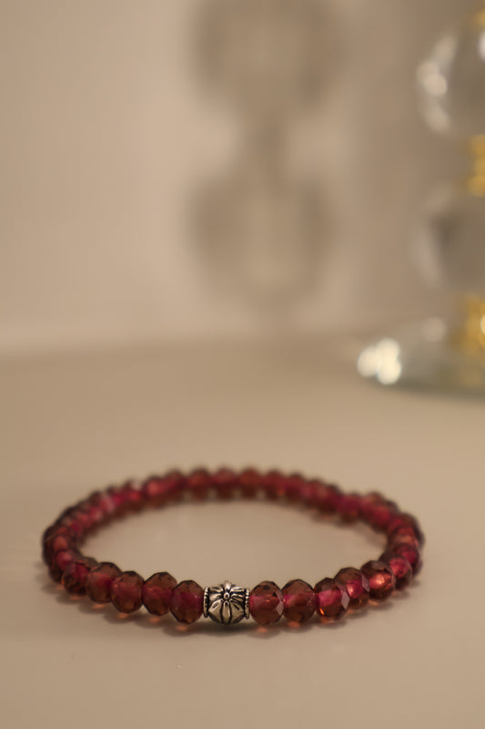 Glass Purple Faceted Bead Bracelet